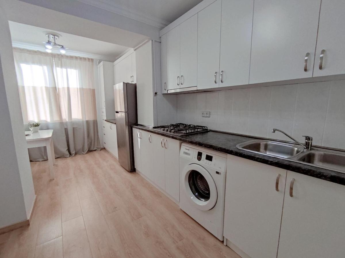 Renovated 1 Bedroom With King Size Bed In Kentron Ереван Экстерьер фото